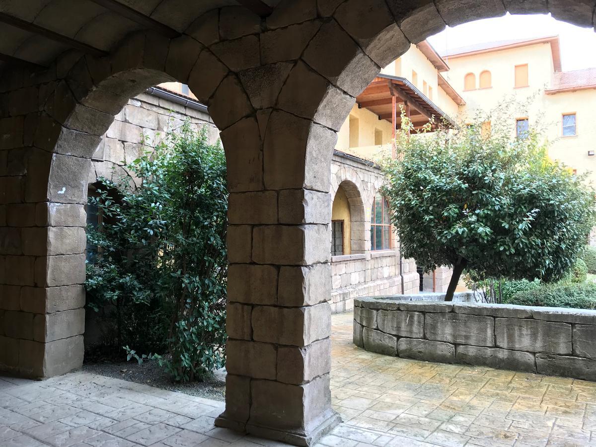 Pirenarium *